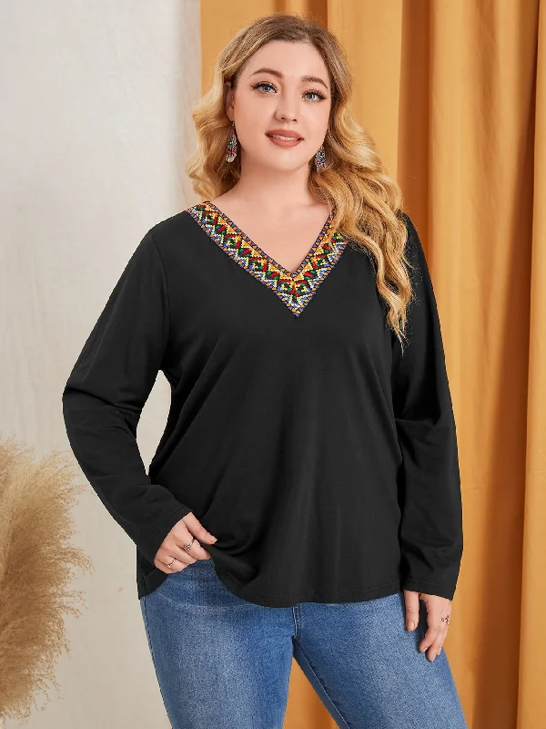 Tribal Embroidery Long Sleeve V Neck Regular Plus Size T-Shirt